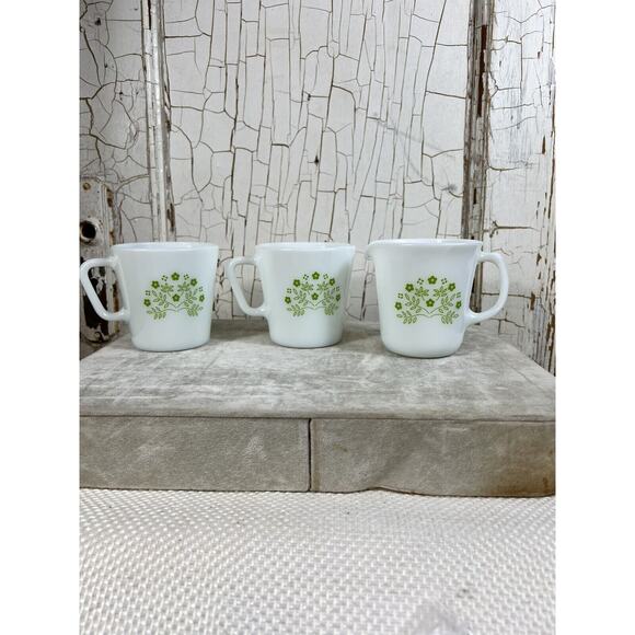 Pyrex Summer Impressions Green Milk Glass Set With 2 Coffee Cups And Creamer - Picture 1 of 12